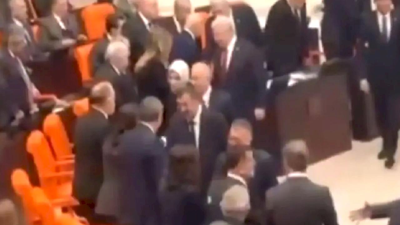 Bütçe görüşmelerine Bahçeli ve Dervişoğlu tokalaşması damga vurdu