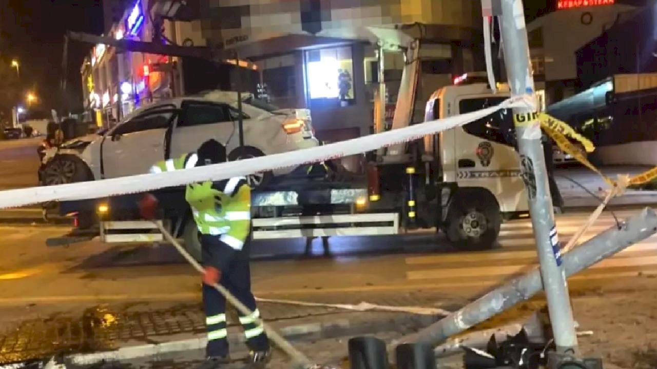 Çankaya&#039;da Kaza: 4 Yaralı