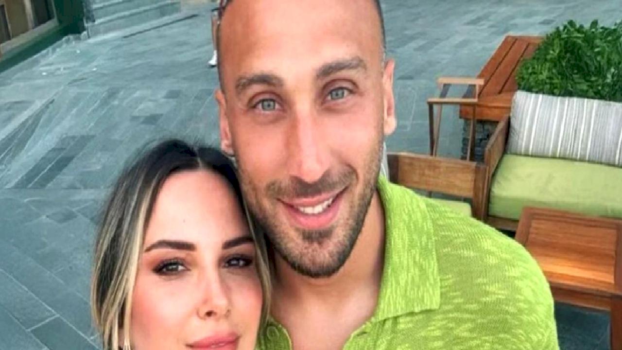 Cenk Tosun, boşanma iddialarını yalanladı