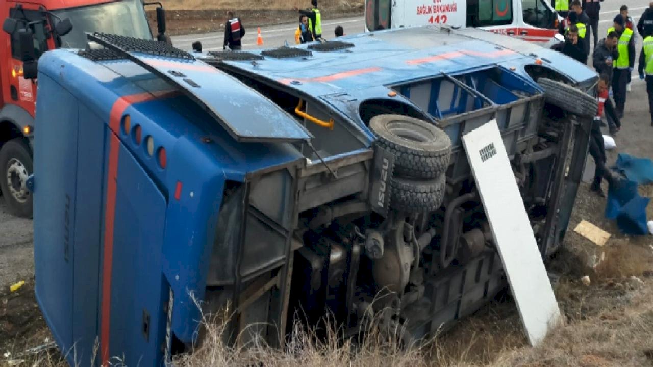 Cezaevi nakil aracı devrildi: 5 yaralı