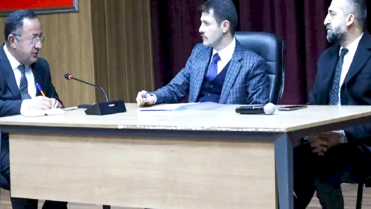 Çukurca'da Köylere Hizmet Toplantısı