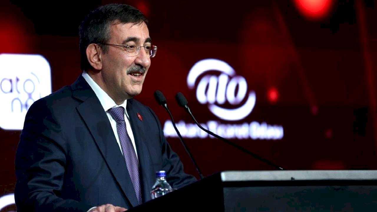 Cumhurbaşkanı Yardımcısı Yılmaz: Dijitalleşme ve yapay zekâ kalkınma stratejimizin merkezinde