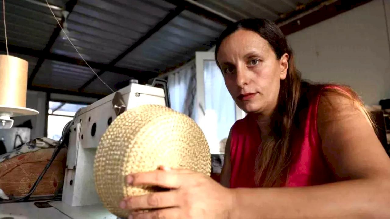 Depremzede Anne, Konteynerde Hayata Tutunuyor