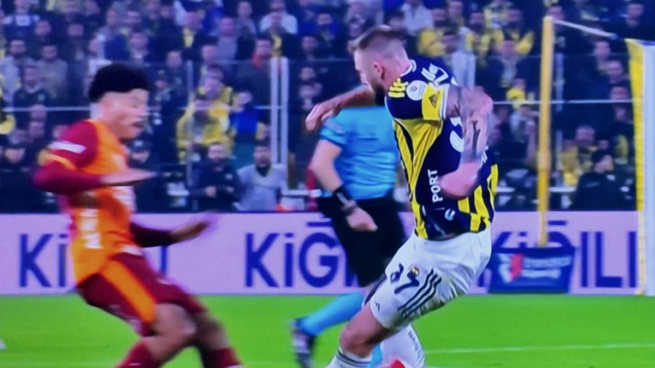 Derbiyi yöneten Yasin Kol ile ilgili yorumlar!