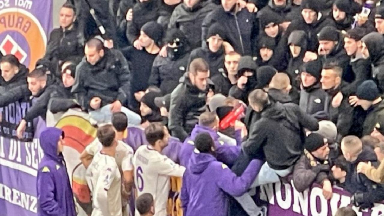 Edin Dzeko, taraftarlara megafonla seslendi