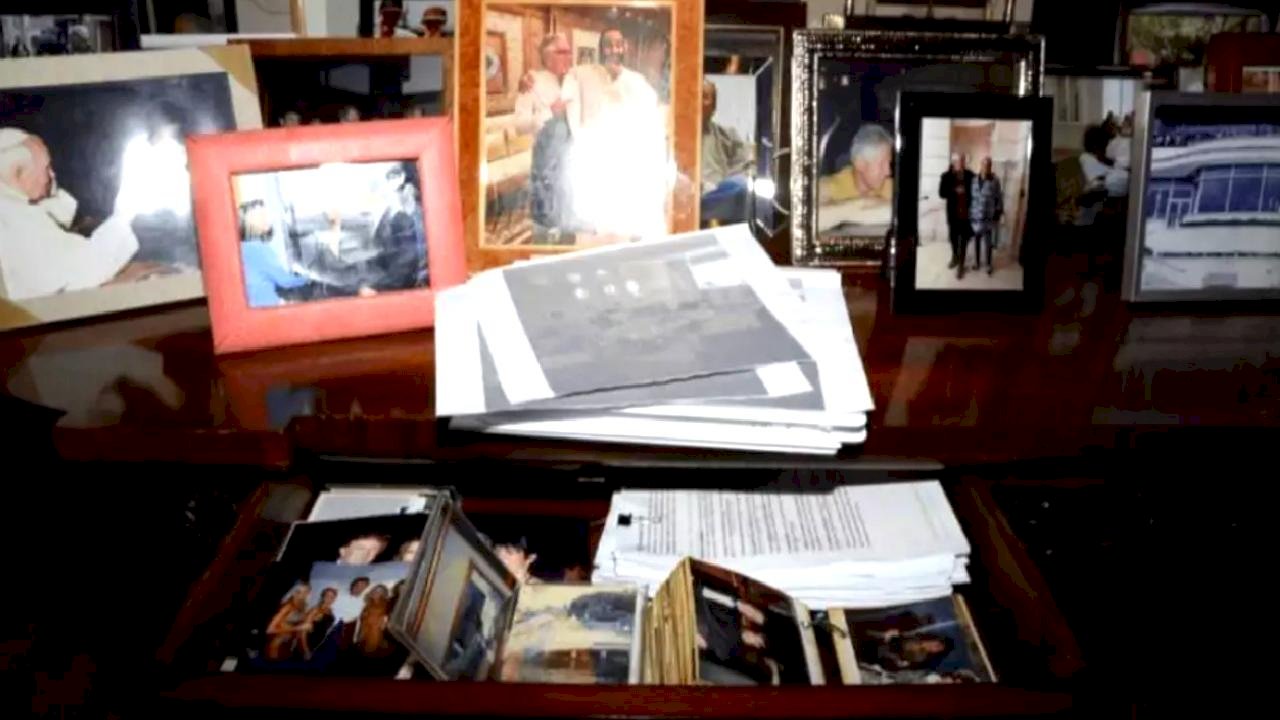 Epstein Belgeleri: Trump'a Ait Fotoğraflar Erişimden Kaldırıldı