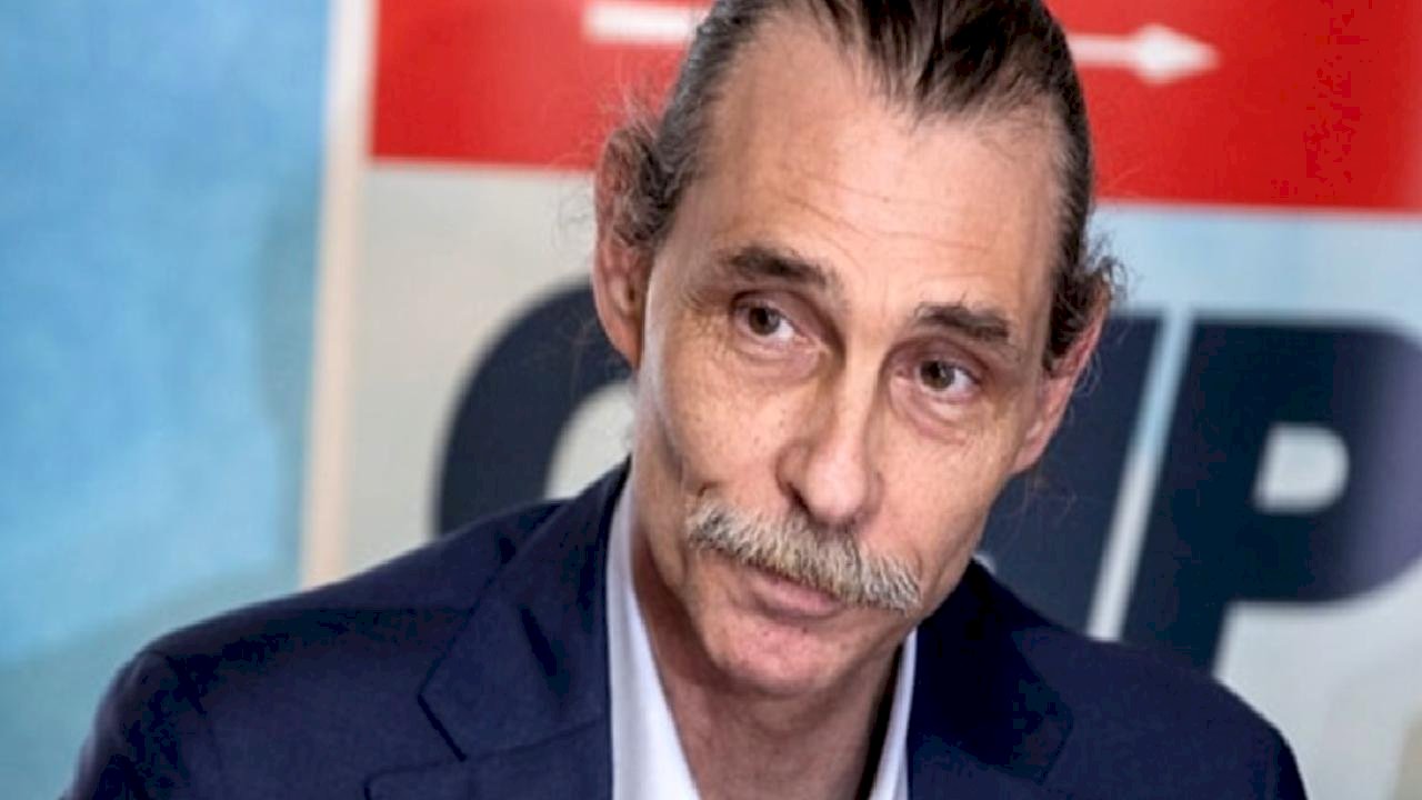 Erdal Beşikçioğlu&#039;nun kızı Derin galada! Son hali sosyal medyada gündem oldu