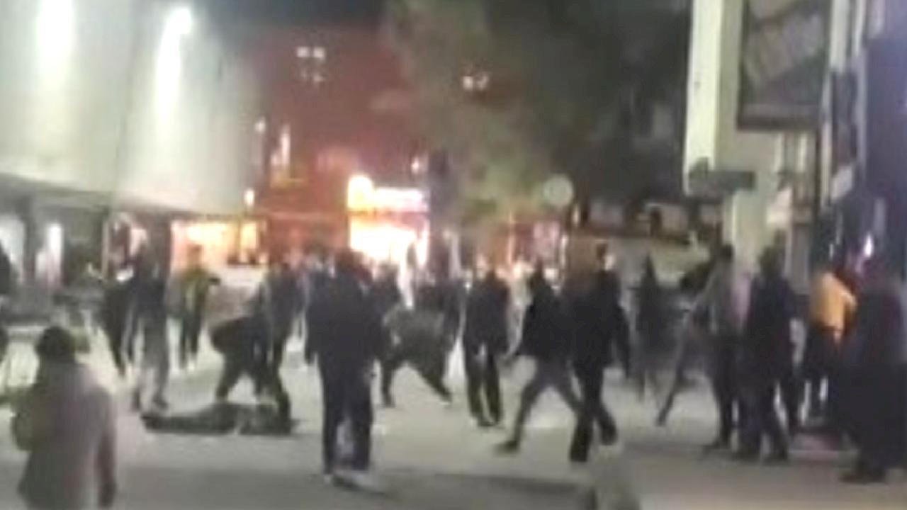 Erzincan'da kavgada tabureler havada uçuştu