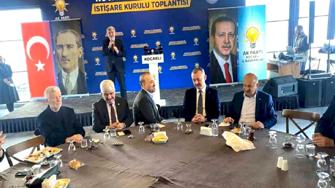 Eski bakan Osman Pepe'den "Yeni Yalta yazılıyor" uyarısı