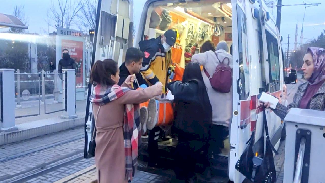 Eskişehir'de liselilerin kavgasında kan aktı: 1 yaralı
