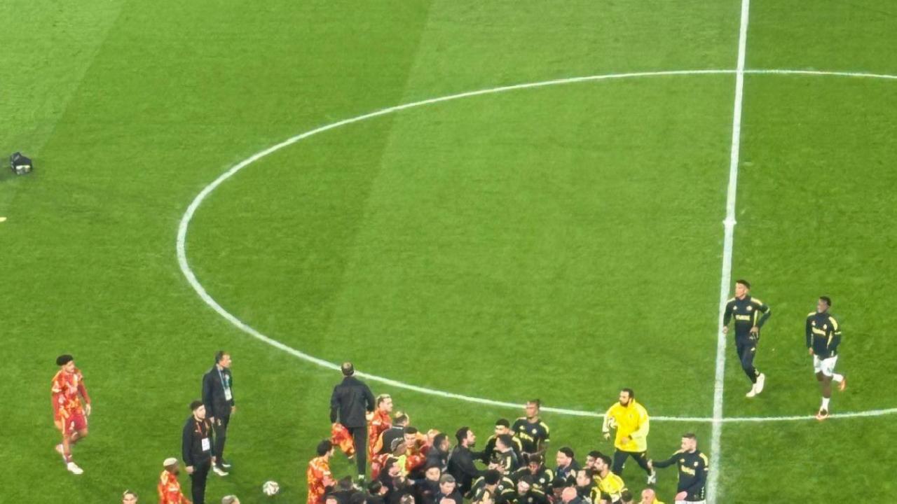 Fenerbahçe - Galatasaray derbisi öncesi kavga