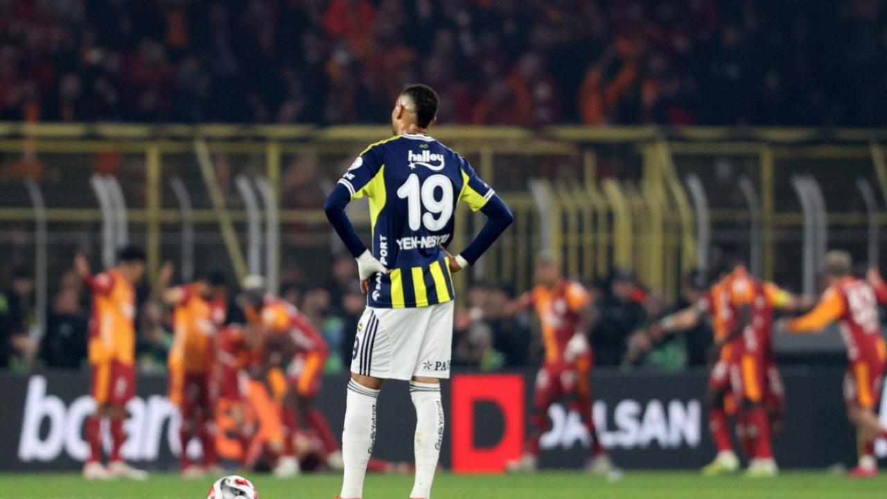 Fenerbahçe'de Youssef En Nesyri'ye ıslıklı protesto