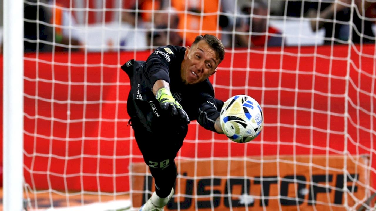 Fernando Muslera'dan 1 haftada 2 kupa