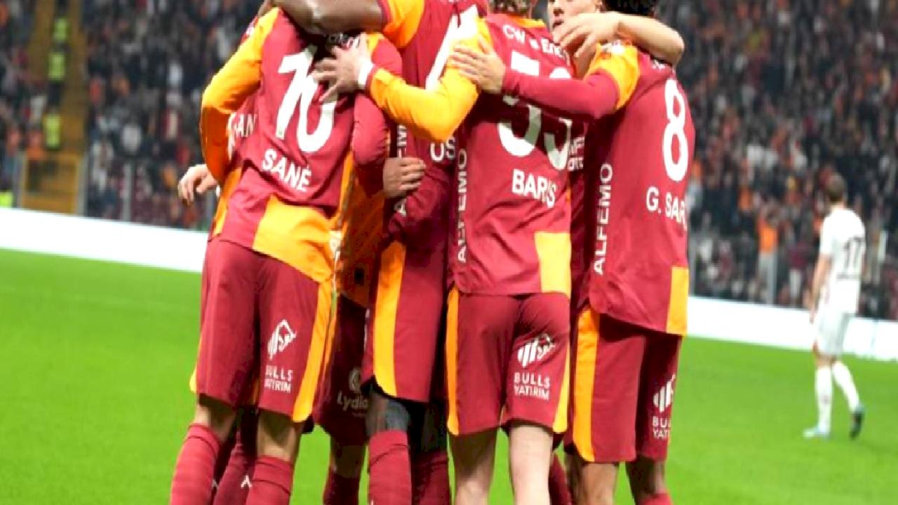 Galatasaray'da Antalyaspor maçı kamp kadrosu belli oldu