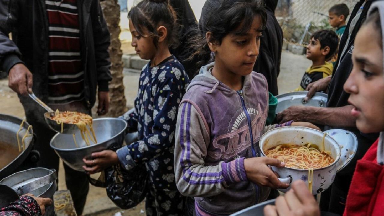 Gazze'de yemek dağıtımı yapıldı