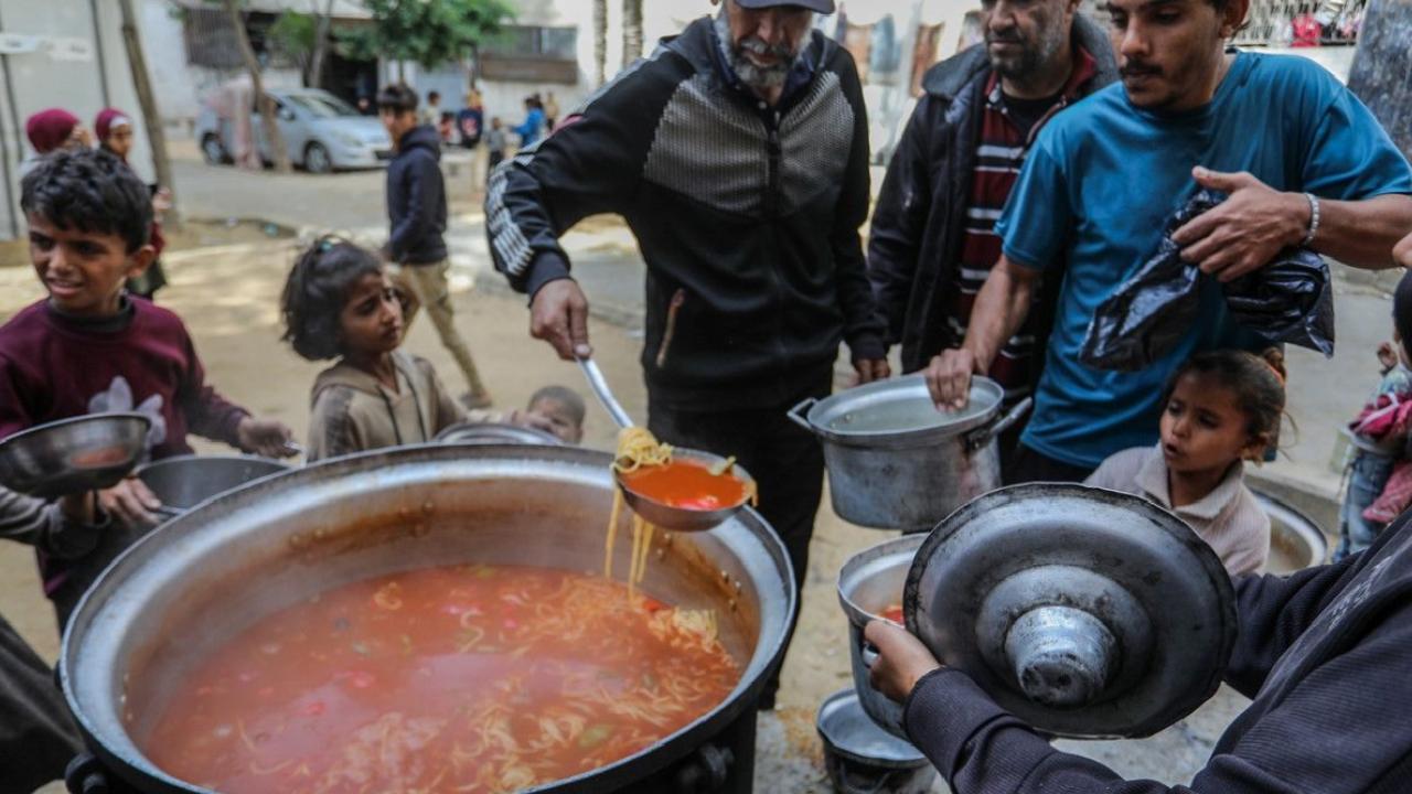 Gazze'de yemek dağıtımı yapıldı