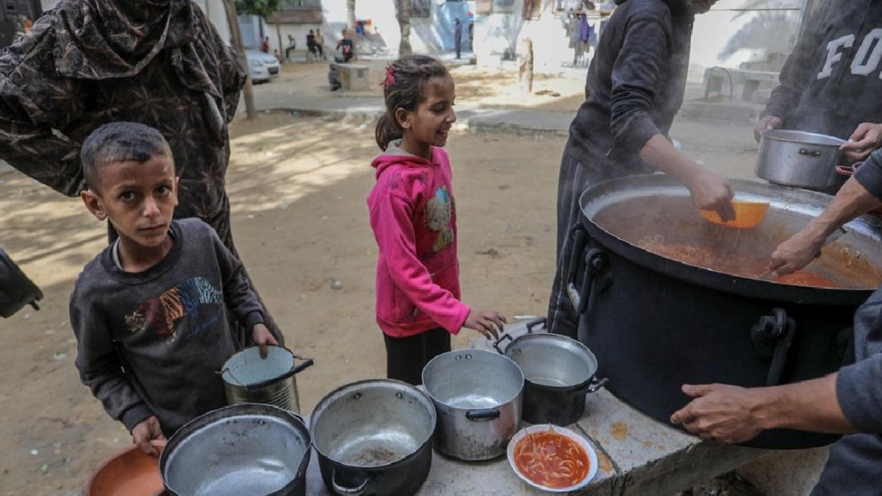 Gazze'de yemek dağıtımı yapıldı