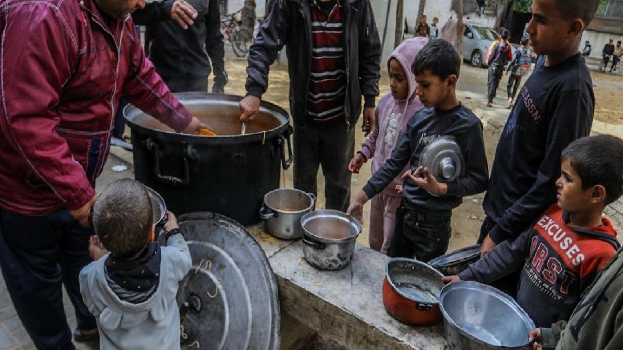 Gazze'de yemek dağıtımı yapıldı