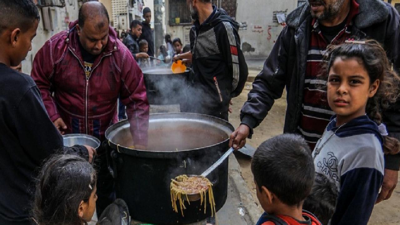 Gazze'de yemek dağıtımı yapıldı