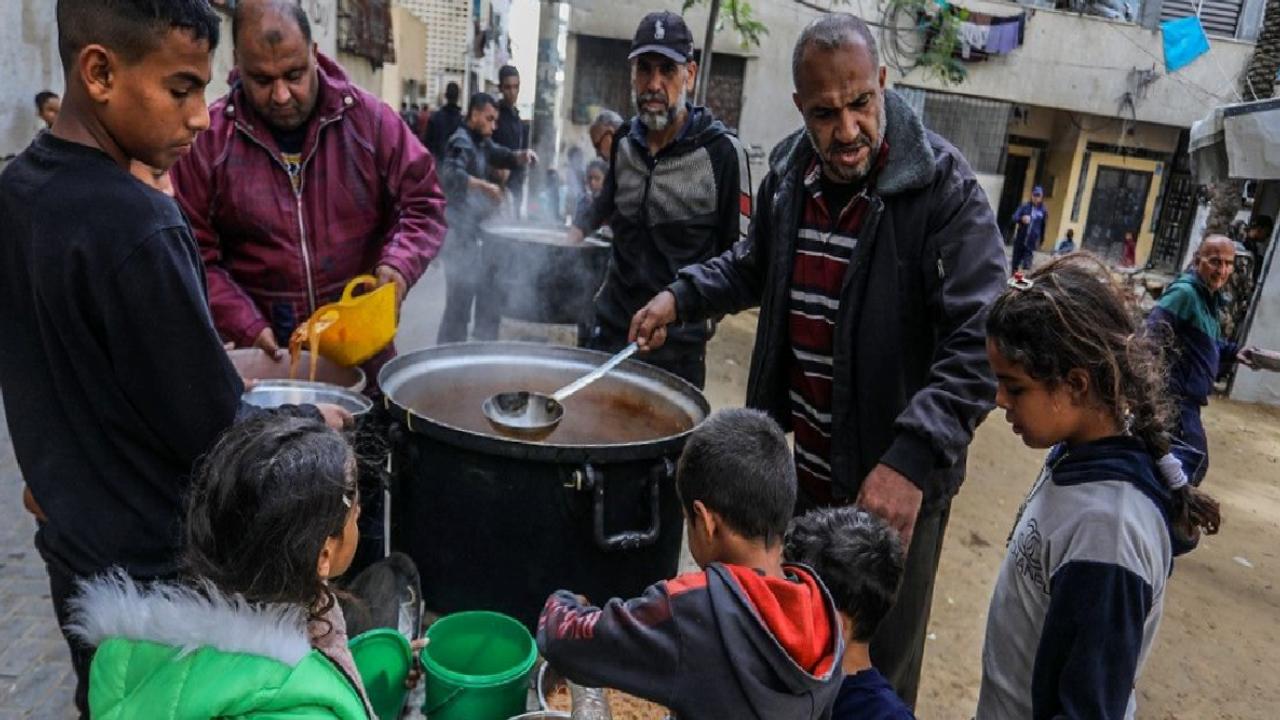 Gazze'de yemek dağıtımı yapıldı