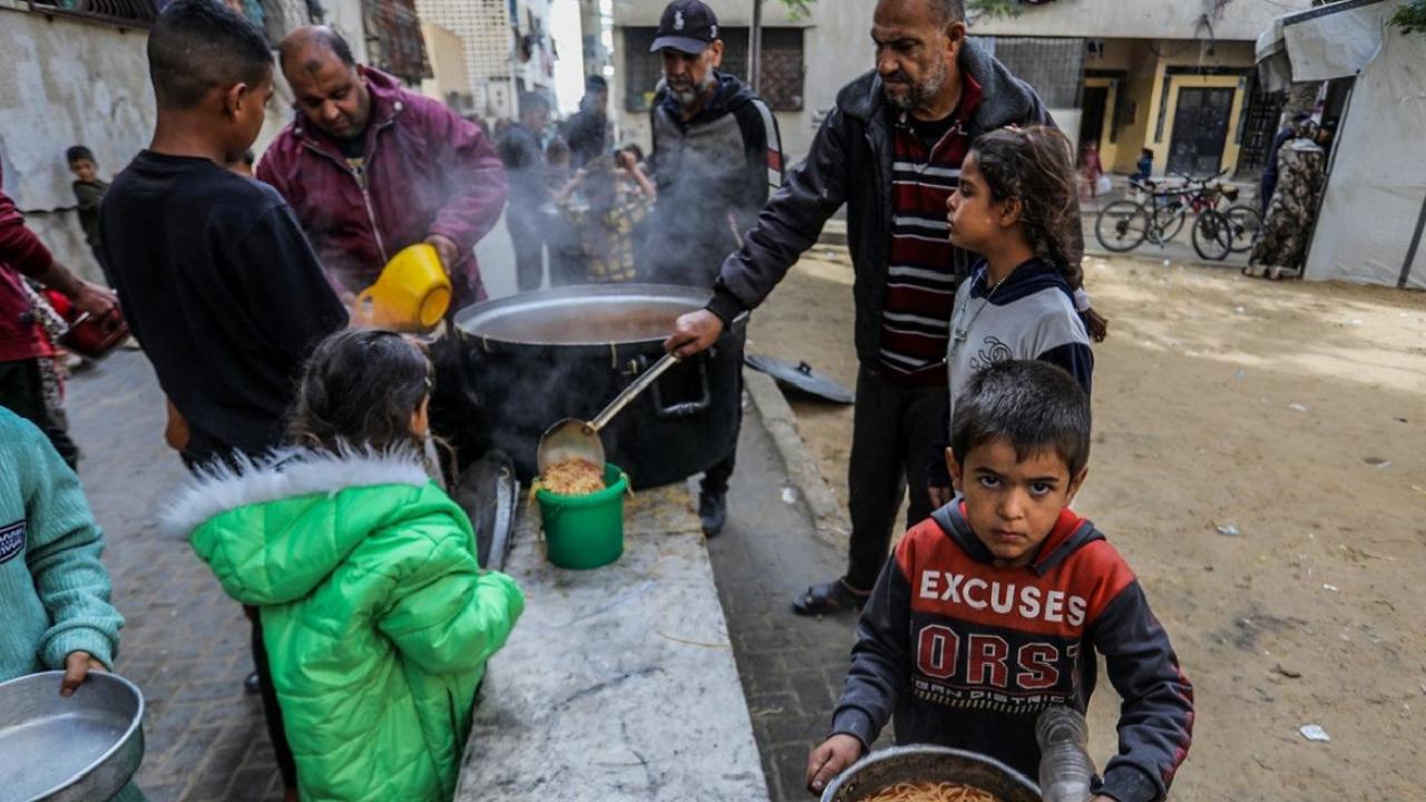 Gazze'de yemek dağıtımı yapıldı