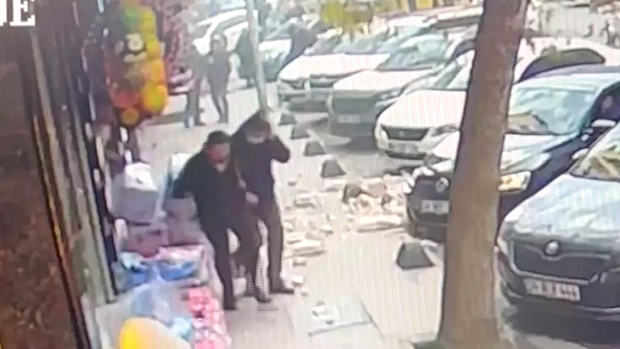 Güngörens'te Balkon Parçaları Düşerek Yayaları Tehlikeye Attı
