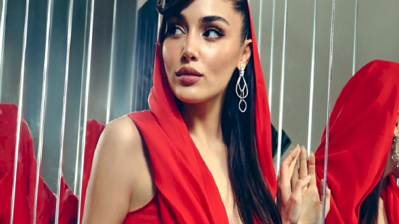 Hande Erçel’in paylaşımı Hakan Sabancı&#039;ya gönderme olarak yorumlandı