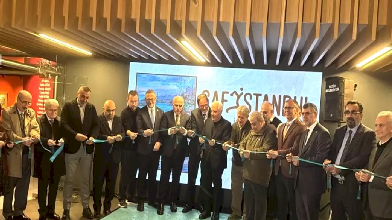 İbrahim Safi Retrospektif Sergisi Açıldı