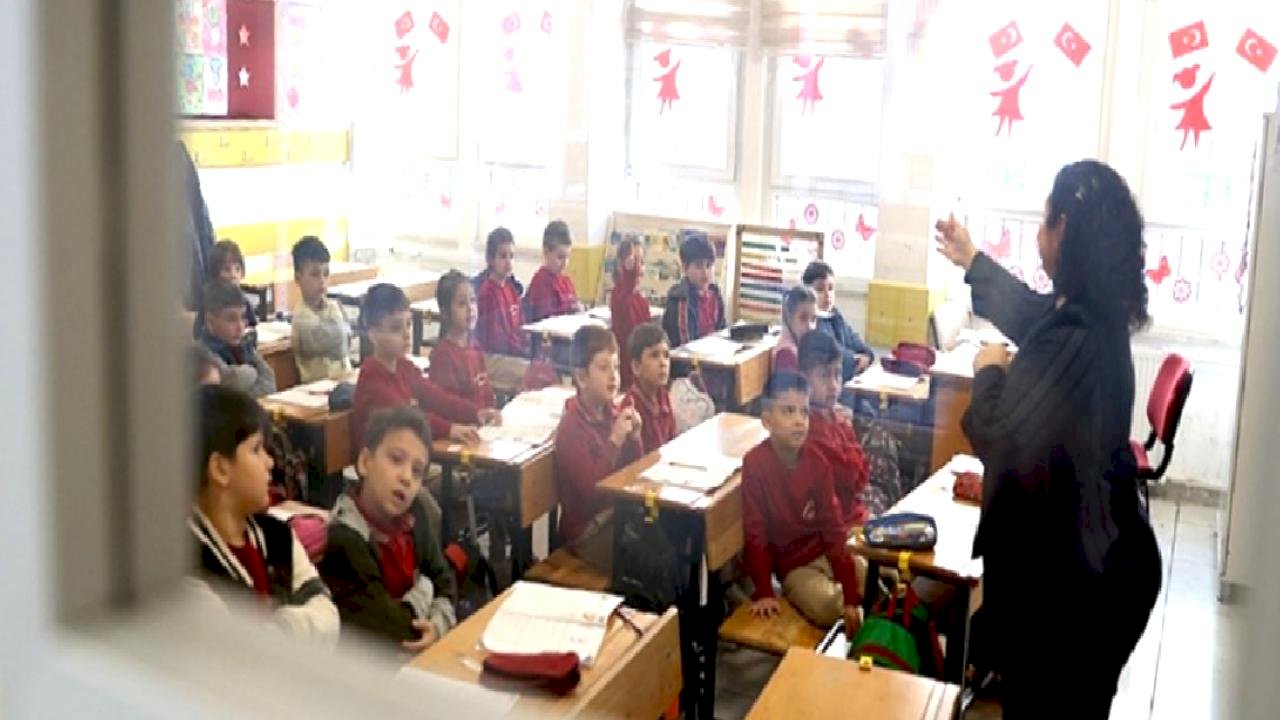 İlkokula başlama yaşının 69 aydan 72 aya çıkarılması gündemde