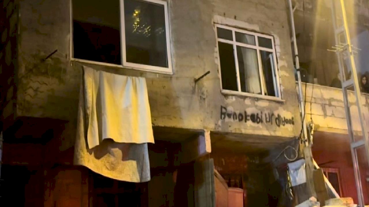 İstanbul Pendik&#039;te yangın çıkan evde 2 çocuk öldü