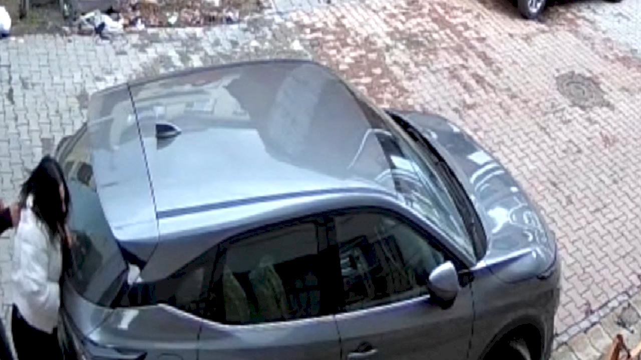 İstanbul'da eşini sokak ortasında darbeden şahıs: Burun estetiği yaptırıp boşanmak istedi