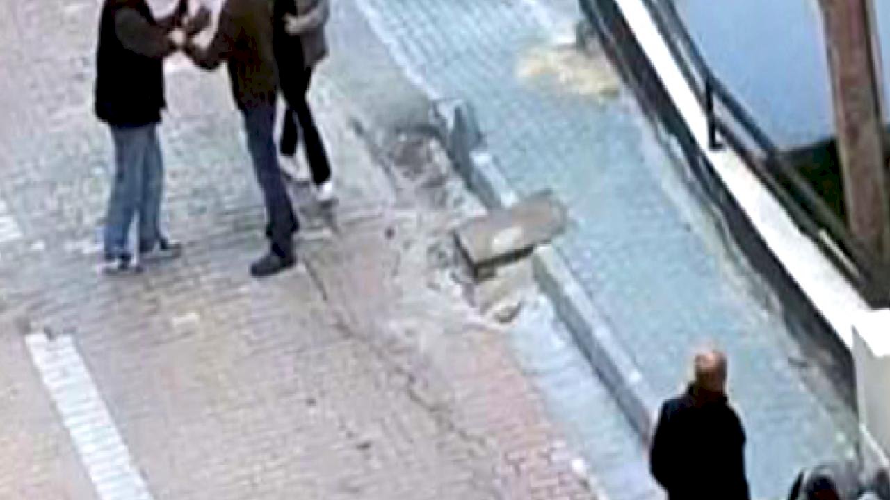 İstanbul'da hurdacıların satırlı kavgası kamerada