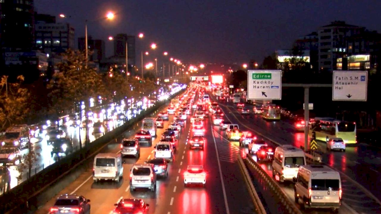 İstanbul’da trafik yoğunluğu oluştu