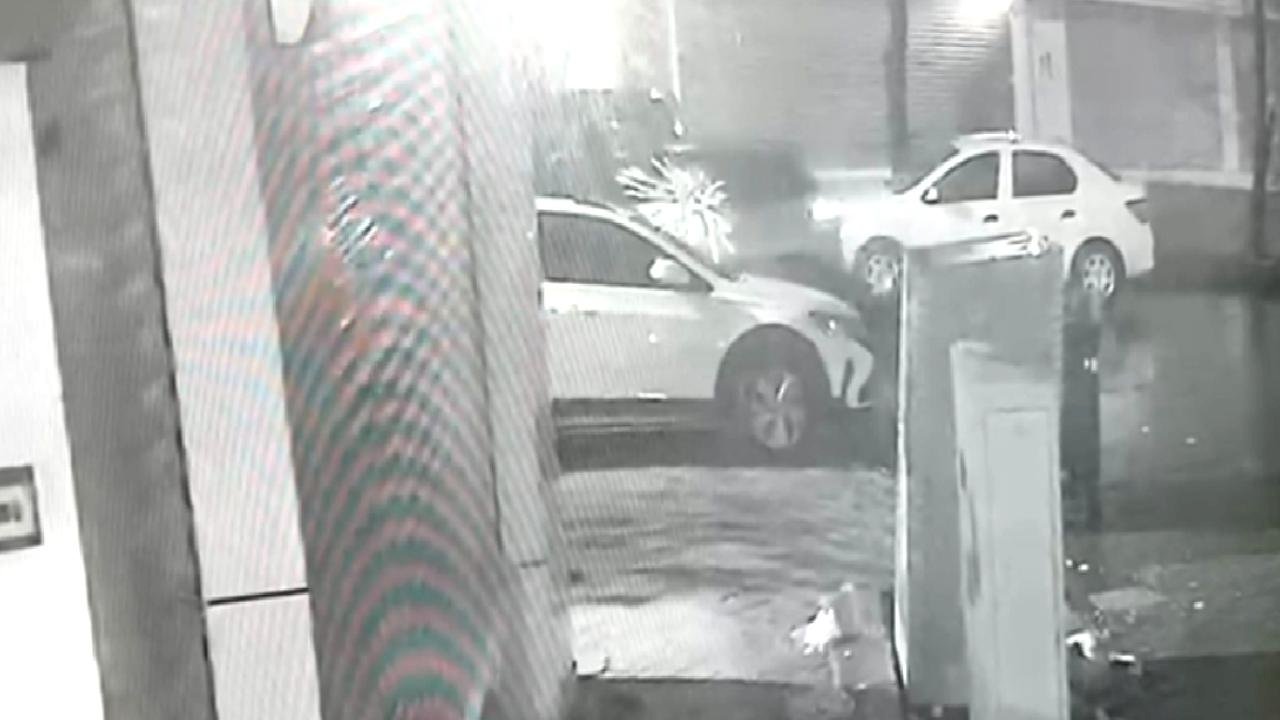 İstanbul'da uzun namlulu silahlarla saldırı: Park halindeki otomobil hedef alındı