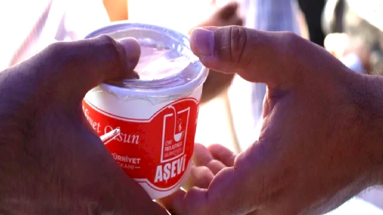 İzmit Belediyesi bugün kandillik helva ikram edecek