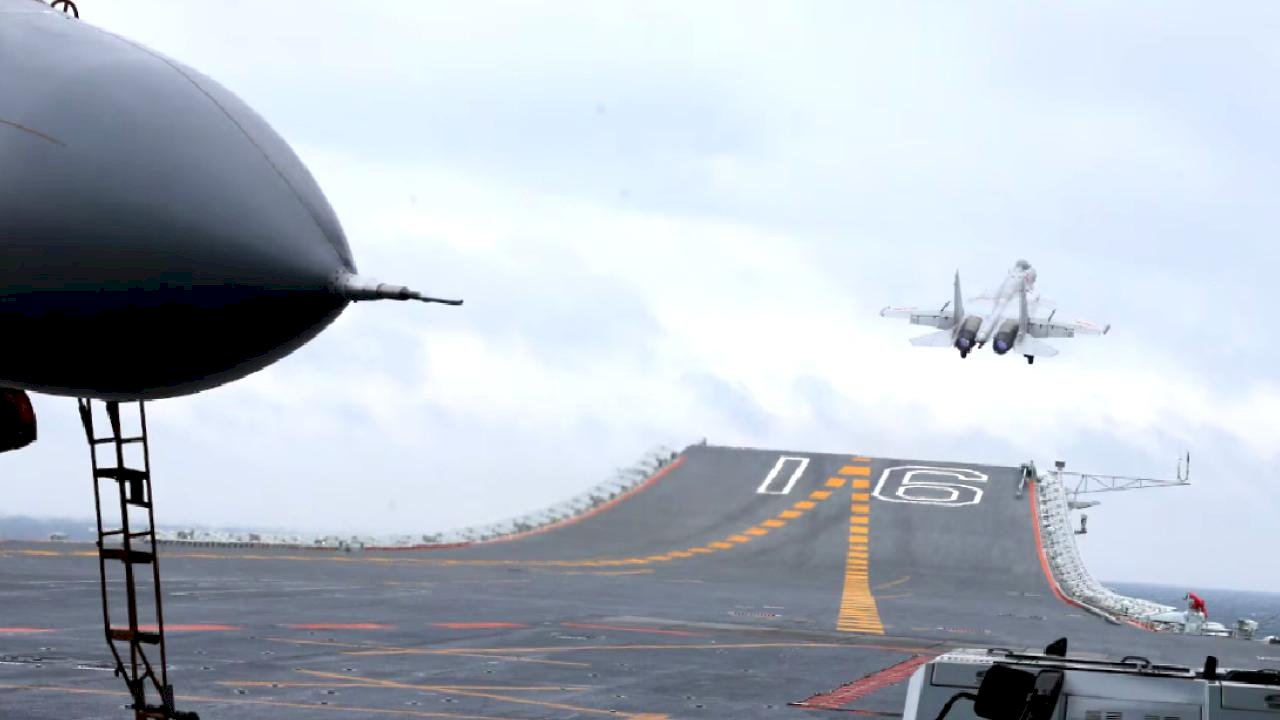 Japonya ile gerilim yaşayan Çin, 100&#039;e yakın savaş gemisini Pasifik&#039;e yığdı