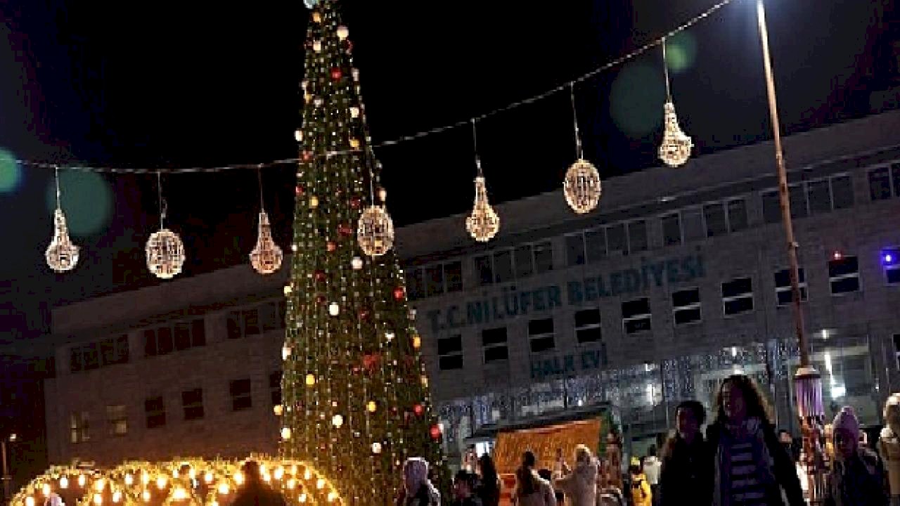 Kalamış BuzzFest&#039;te Artistik Buz Pateni ve Buz Hokeyi Şöleni