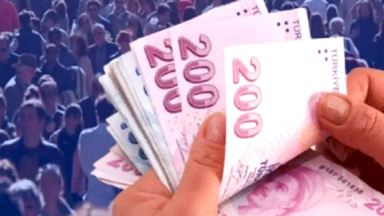 Kamu çalışanları ve emeklilerden ek zam tepkisi! Adalet istiyoruz, ayrıcalık değil