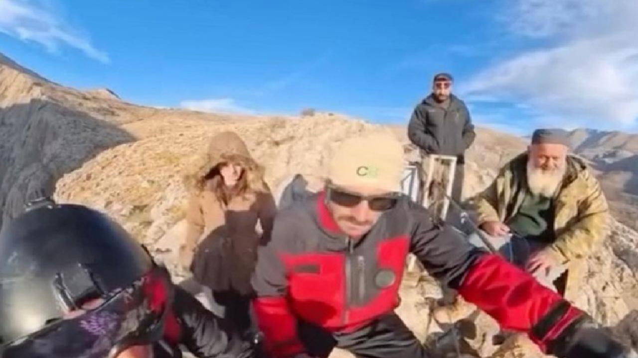 Karanlık Kanyon’da nefes kesen base jump atlayışı