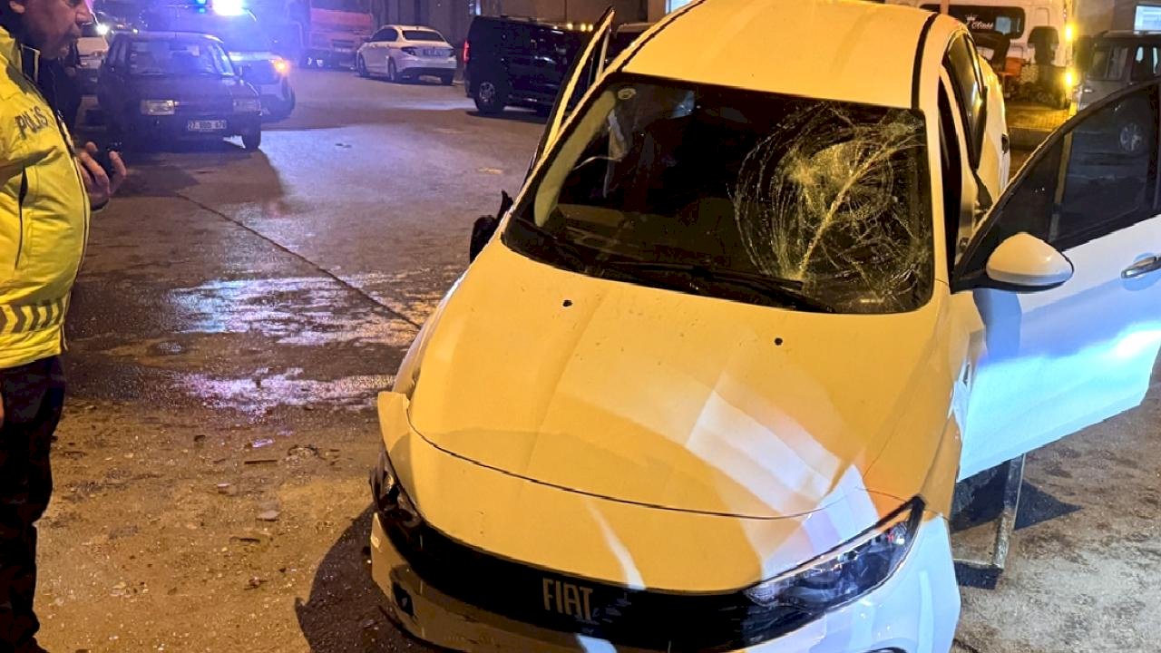 Kayseri’de iki otomobil çarpıştı: 2’si yaya 4 yaralı