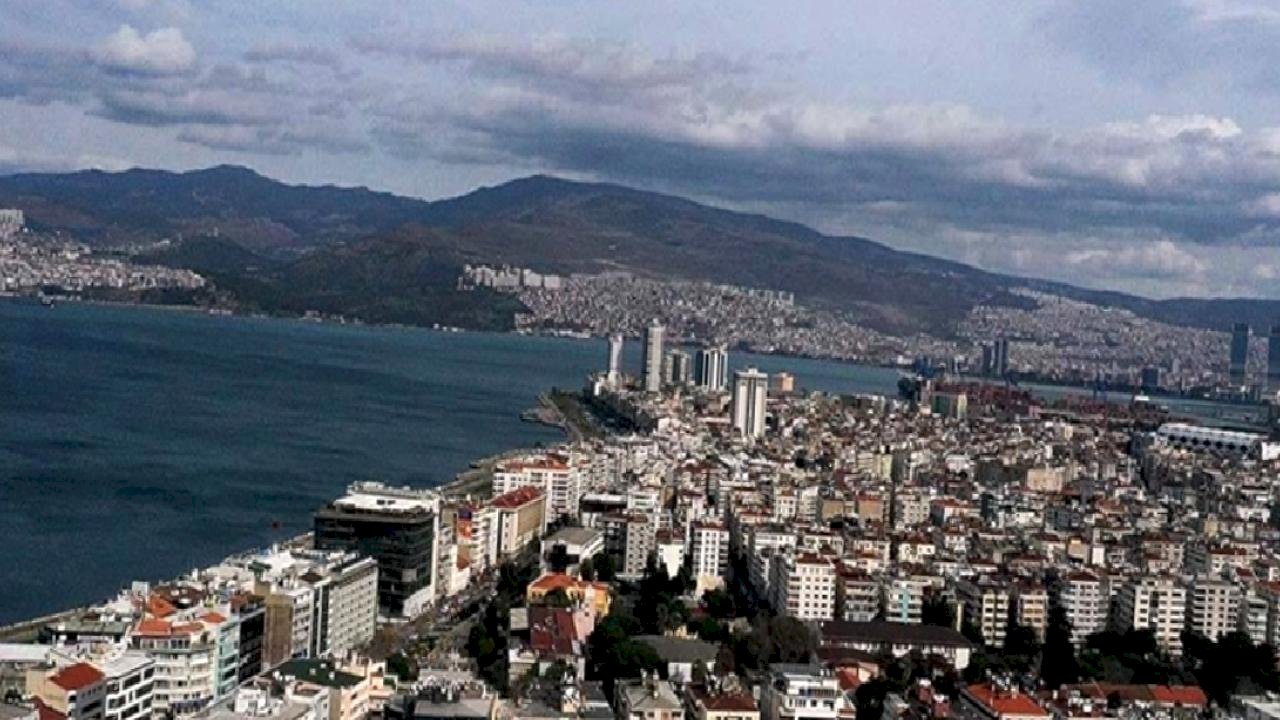 Kiralık ve satılık konut raporu yayımlandı: İzmir'de kiralar düşüşe geçti