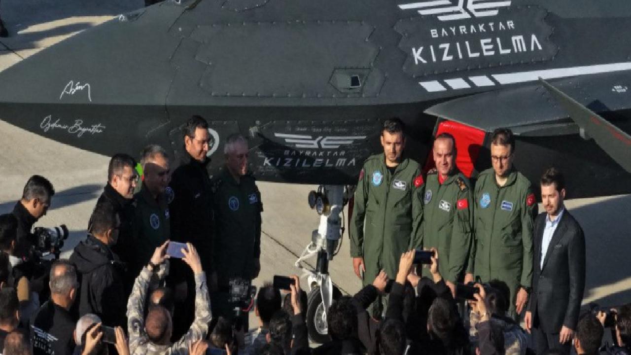 KIZILELMA’nın tarihi hava-hava başarısı dünya basınında geniş yer buldu