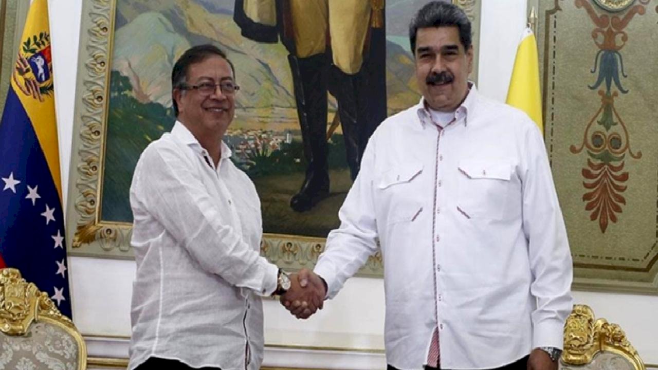 Kolombiya lideri Petro&#039;dan Maduro&#039;ya geçiş hükümeti çağrısı