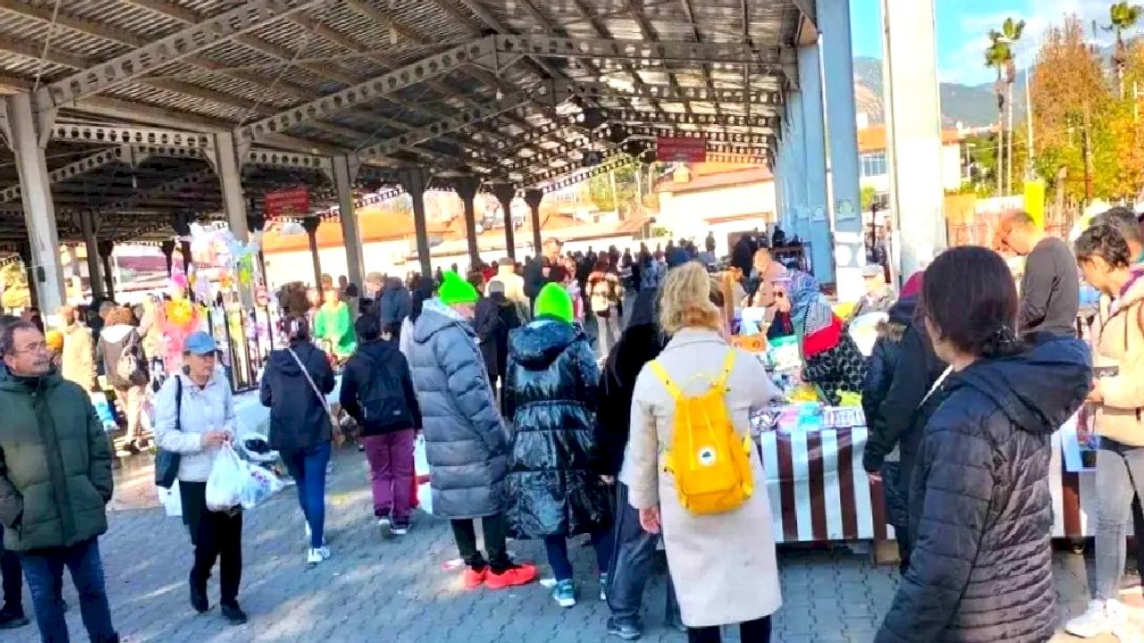 Köyceğiz Yılbaşı Pazarı Kuruldu