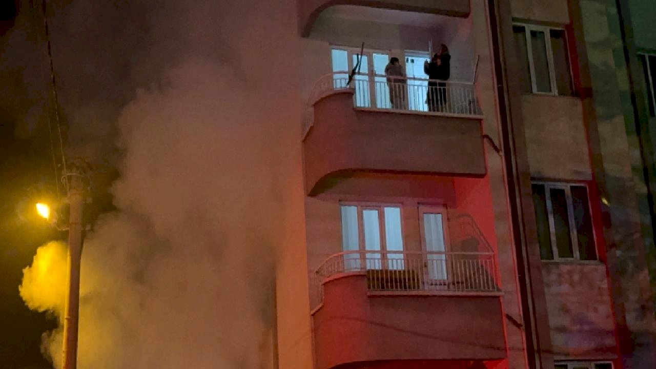 Kütahya&#039;da eşinin öldüğü yangında yaralanan adam 11 günlük yaşam mücadelesini kaybetti