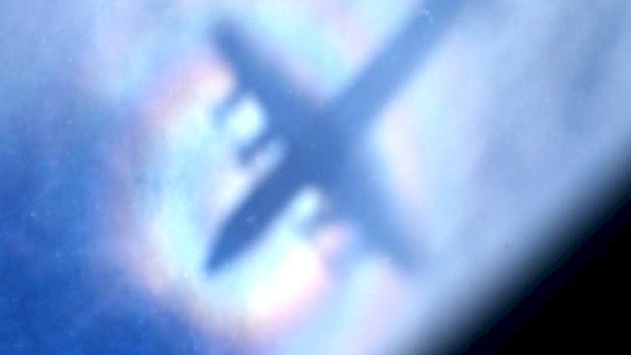 Malezya'nın kayıp yolcu uçağı için arama çalışmaları yeniden başladı