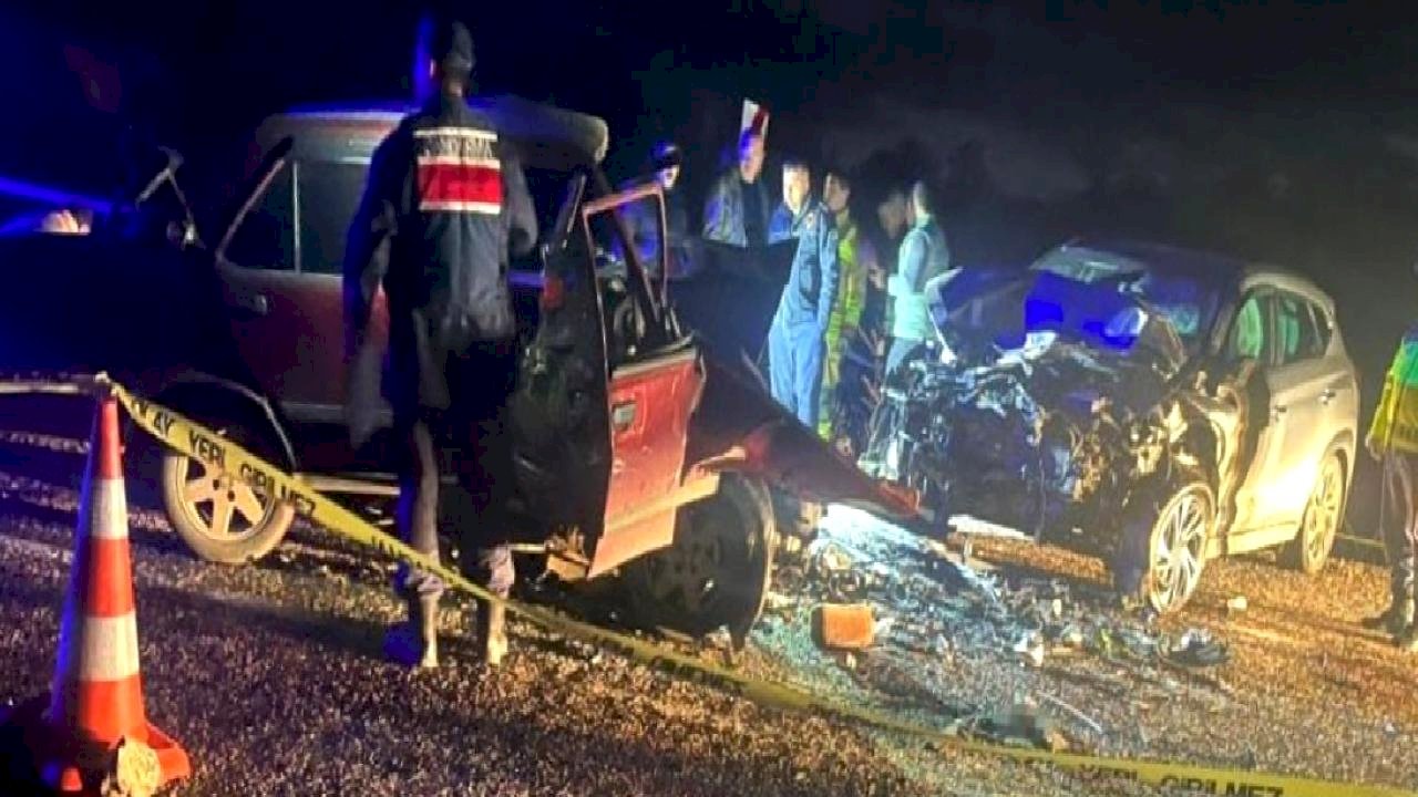 Manisa'da feci kaza: Aynı aileden 3 kişi can verdi