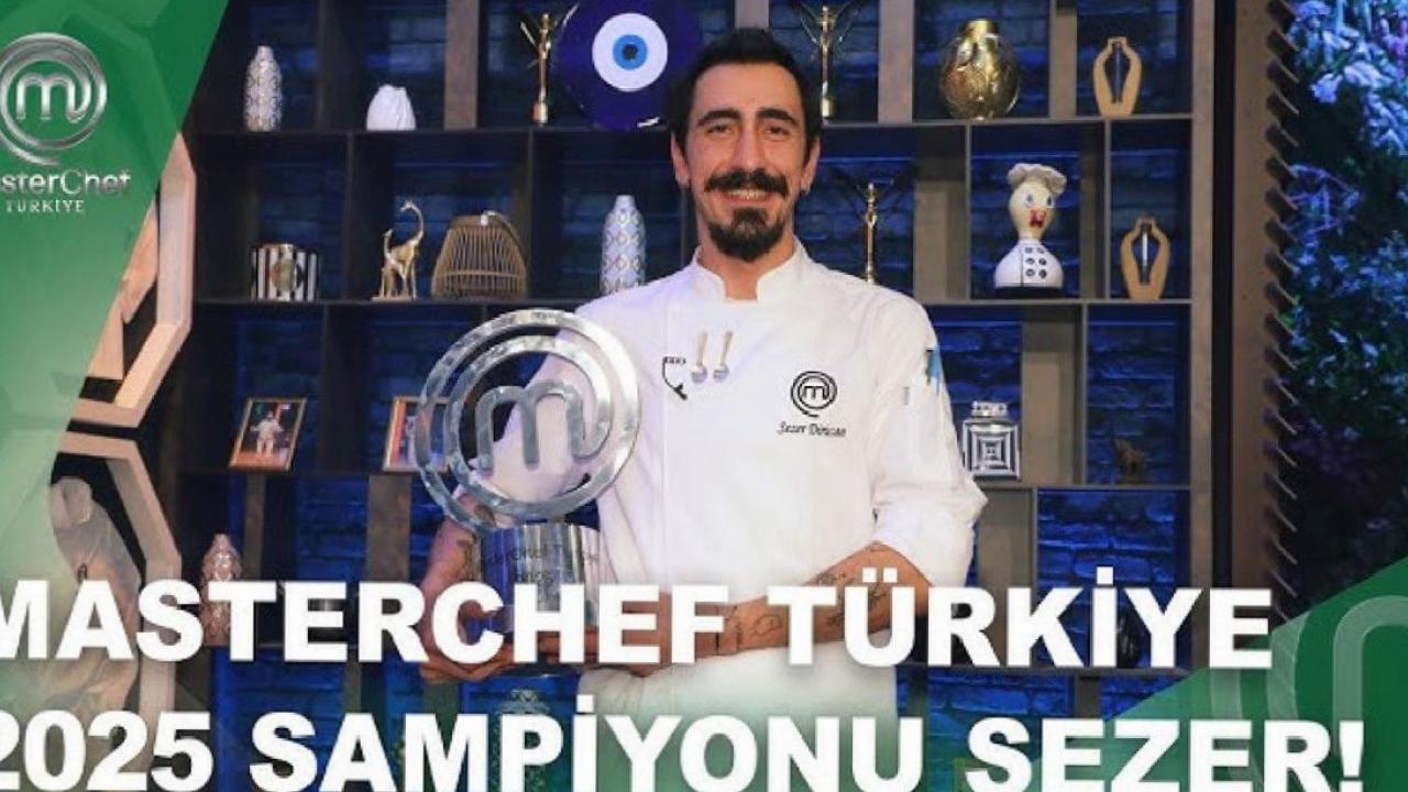 MasterChef 2025 şampiyonu kim oldu: Özkan mı, Sezer mi? İşte kupanın sahibi...