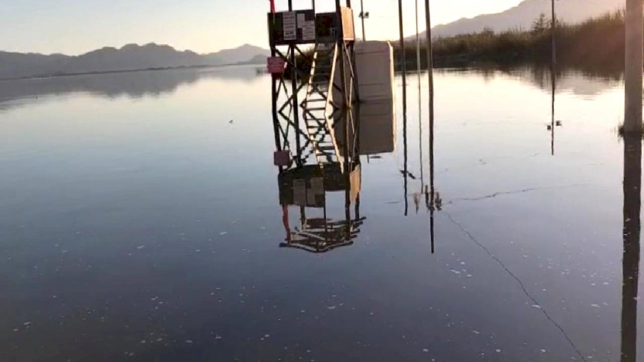 Muğla&#039;da süren yağışlar Köyceğiz Gölü&#039;nü taşırdı: Kordon ve plaj sular altında kaldı