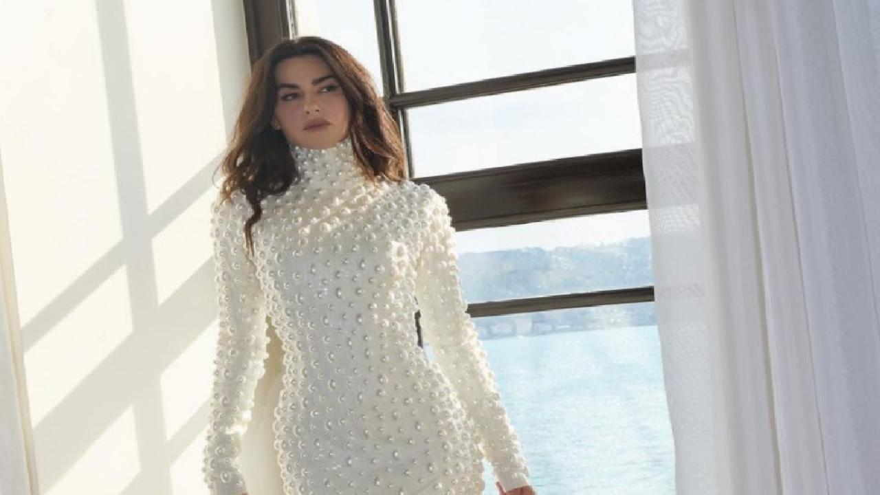 Nesrin Cavadzade dekoltesiz! Kıyafetine yorum yağdı